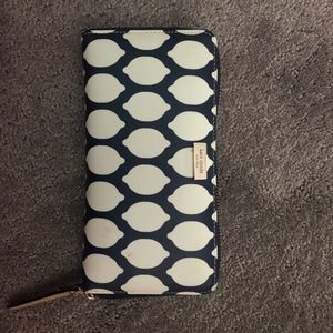 Kate Spade Wallet *LIKE NEW*